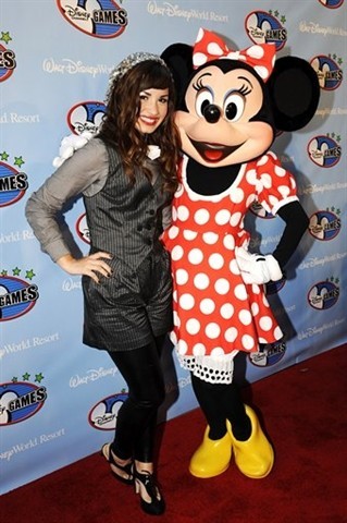 dcprty%20(5) - Demi Lovato at dc games party