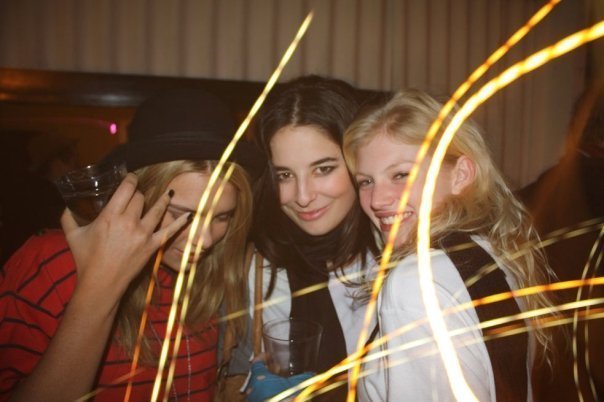 Cariba-Heine-and-Indiana-Evans-cariba-heine-and-phoebe-tonkin-6306242-604-402 - h2o rikki bella cleo