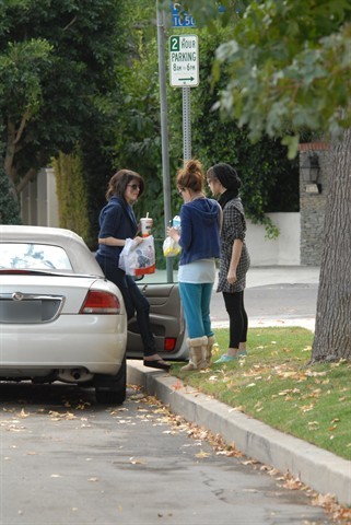 selenafanhq021 - Demi Lovato at McDonalds w Selena and Dallas