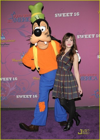 demi-lovato-sweet-sixteen-04 - Demi Lovato at miley sweet 16