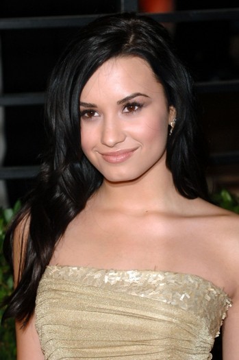 Demi-Lovato-Oscars-Party-demi-lovato-10830402-598-900 - Demi Lovato at oscars
