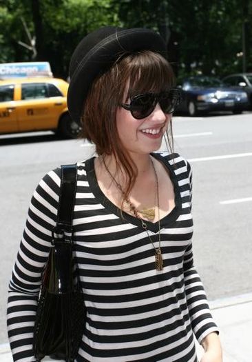 demilovato_net-june12candids-0006