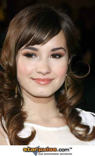 Demi%20Lovato-ALO-036841 - Demi Lovato at twilight premiere