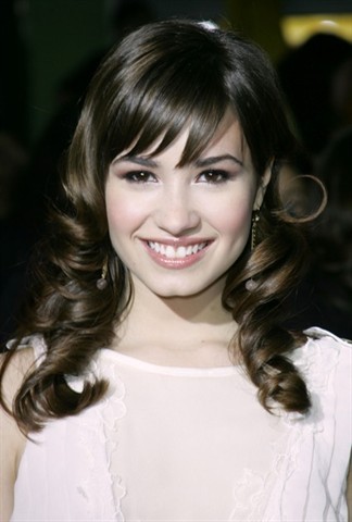 demi-lovato-twilight-supporter_20_282_29 - Demi Lovato at twilight premiere