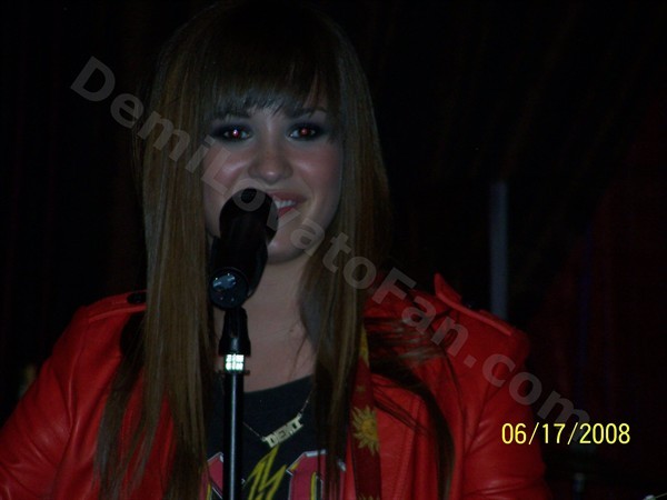 101_6609 - Demi Lovato Cleveland OH