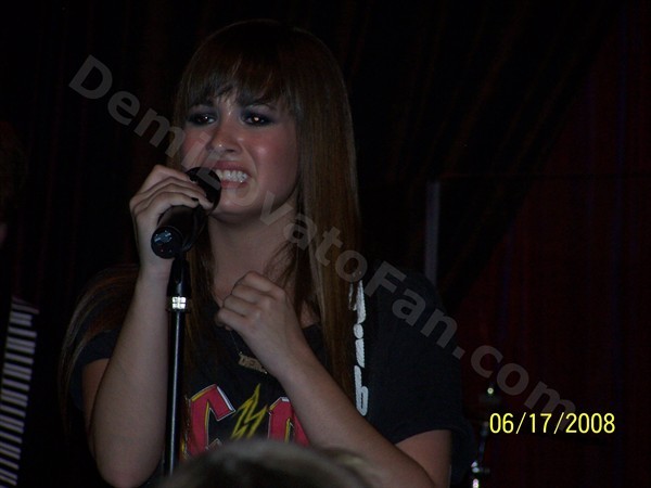101_6625 - Demi Lovato Cleveland OH
