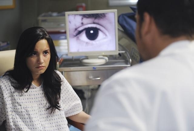 4108__640x480_demi-lovato-greys-anatomy-4 - Demi Lovato greys anatomy