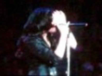 afb0e24c862a7254b4c82a27250ec215ee5cbdaf_128x96 - Demi Lovato live in Houston Rodeo