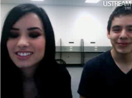 darchie%20(3) - demi lovato live on ustream