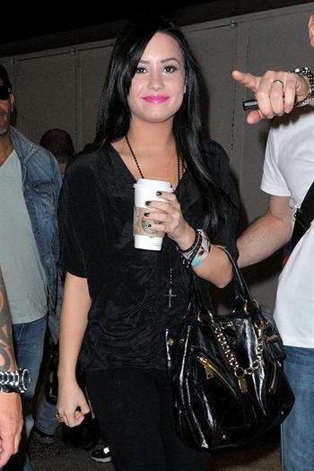 Demi_Lovato_visits_a31a - Demi Lovato Outside NYC Hotel NY
