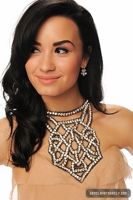 demi-ama-photo-shoot-demi-lovato-9167118-266-400