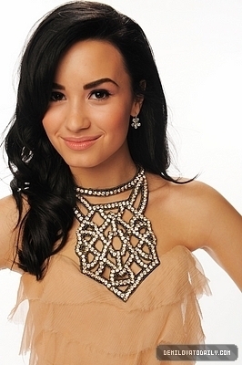 demi-ama-photo-shoot-demi-lovato-9167129-266-400