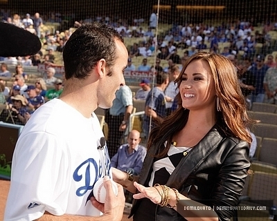 Demi-Lovato-july11th-Singing-the-National-Anthem-at-Dodgers-vs-Cubs-game-demi-lovato-13778954-400-32 - demi lovato singing the national anthem at dodgers vs clubs game