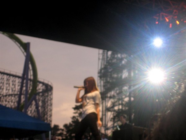 dl - Demi Lovato Six Flags Great Adventure NJ