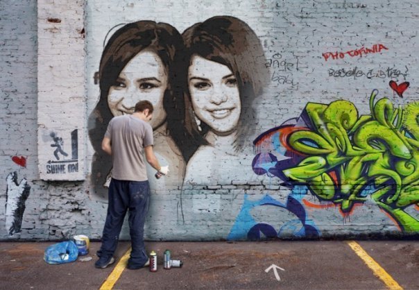 demi-selena-demi-lovato-11424138-604-418 - demi lovato wallpapers