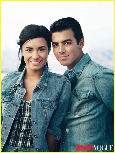 Joe-Jonas-Demi-Lovato-Cover-Teen-Vogue-demi-lovato-13395373-414-550 - Demi Lovato and Joe Jonas Cover Teen Vogue