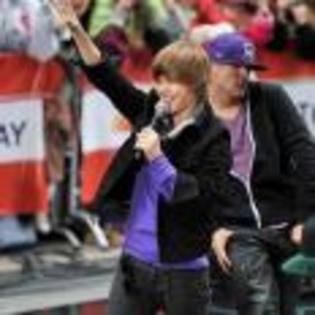 Justin_Bieber_1267198929_4 - justin bieber