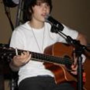 Justin_Bieber_1267199095_2 - justin bieber