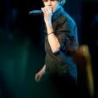 Justin_Bieber_1267280470_3 - justin bieber