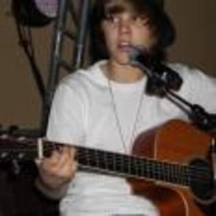 Justin_Bieber_1267440089_0 - justin bieber