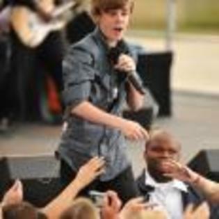 Justin_Bieber_1267463982_1 - justin bieber