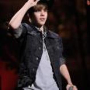 Justin_Bieber_1267514738_2 - justin bieber