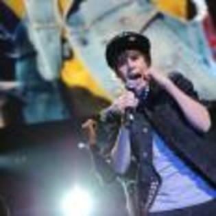 Justin_Bieber_1267514779_2 - justin bieber