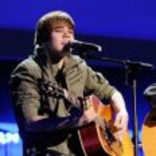 Justin_Bieber_1274595700_1