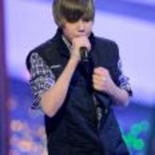 Justin_Bieber_1274649257_4