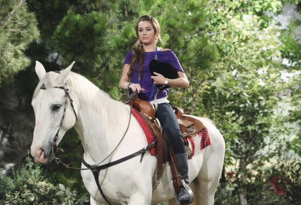 normal_3x29Goodbye21 - 0 Disney Channel  Hannah Season 3  Promotional Stills 3 29 Miley Says Goodbye