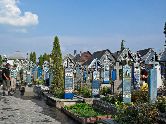 CIMITIRUL VESEL MARAMURES