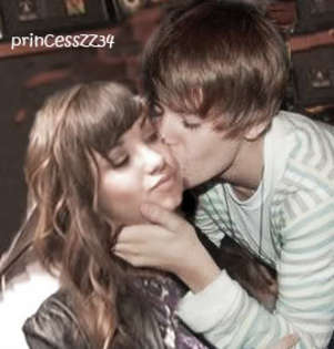 3-1 - Demi Lovato and Justin Bieber