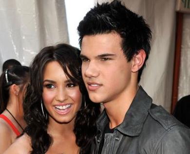 demi-lovato - Demi Lovato and Taylor Lautner