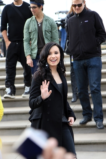 2s8lksy - Demi Lovato photo shoot 3