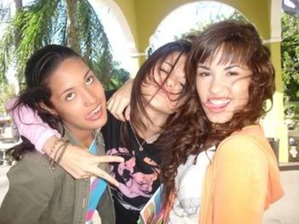 16938640_DMYCFLZDF - Demi Lovato rare