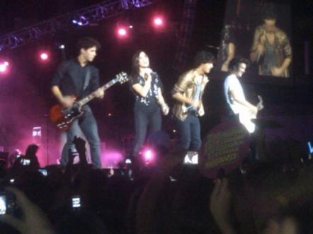 in-concert-on-twitter_442x331