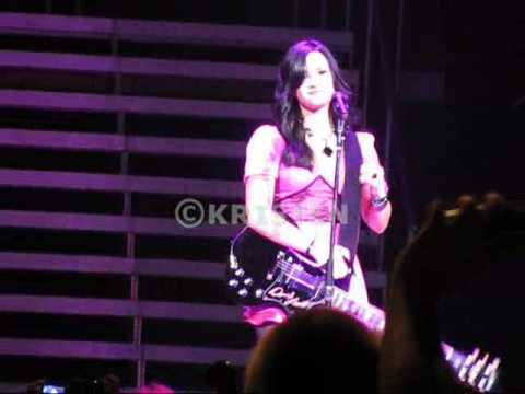 5 - Demi Lovato live in concert
