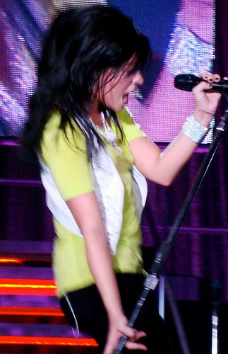 3689049072_244f7ca2d4 - Demi Lovato live in concert