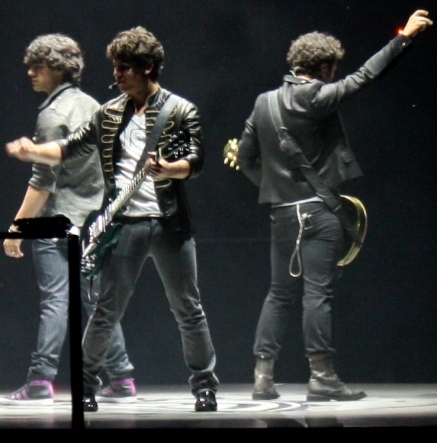 jonas-brothers-vancouver%20(30) - Demi Lovato live in concert