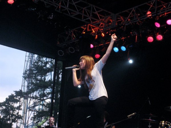 grtad%20(5 - Demi Lovato live in concert