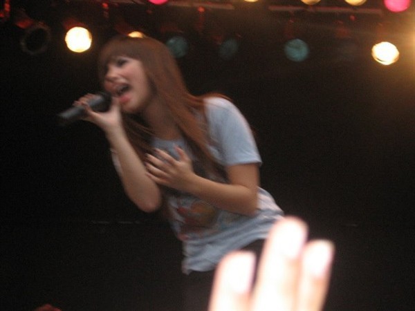 grtad%20(13) - Demi Lovato live in concert