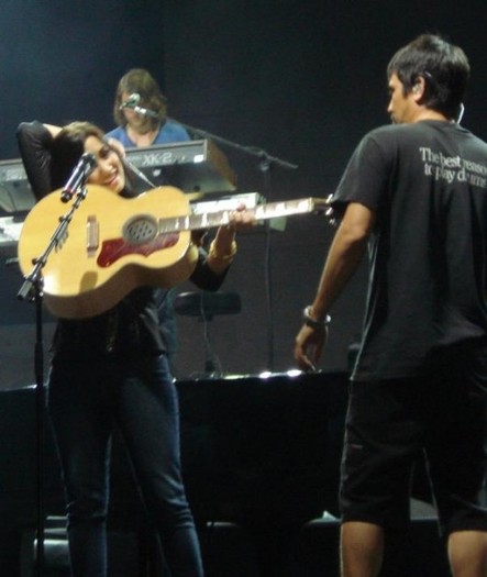demi-brasil-2-15-530x628 - Demi Lovato live in concert