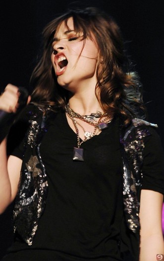 Demi-Lovato-Wiltern-Theatre-perform - Demi Lovato live in concert