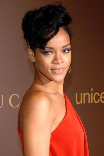 Rihanna_1231372126_4 - rihanna