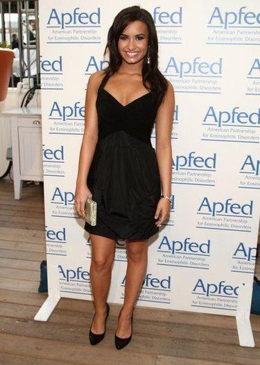Demi_Lovato_1254688867_2 - demi lovato