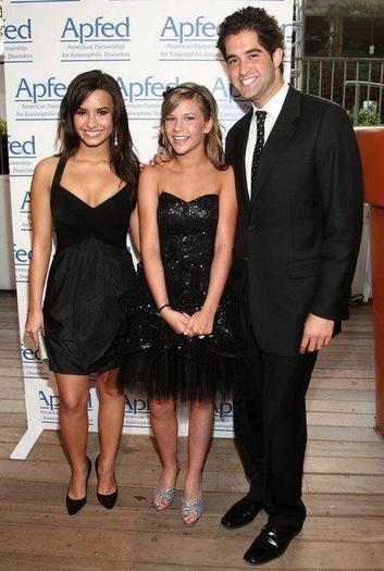 Demi_Lovato_1254688867_4 - demi lovato