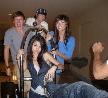 Demi_Lovato_1254691845_0 - demi lovato