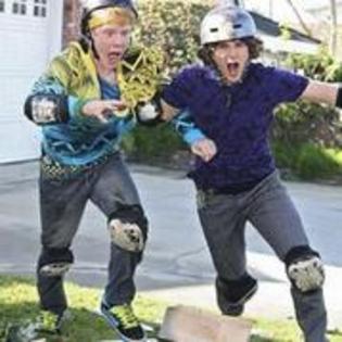 QYRIWQBXIRUGLPIAOTG - zeke and luther