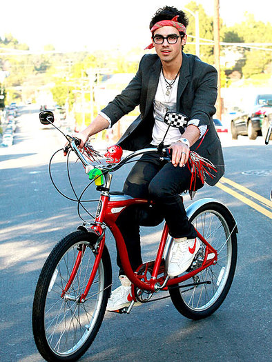 joe-jonas-435