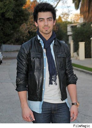 joe-jonas-tweet-300jve011410